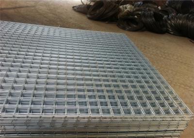 Chine 12 la mesure 2x2 a soudé vie active de traitement d'électrodéposition de zinc de panneaux de grillage la longue à vendre