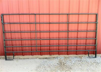 中国 熱いすくいの電流を通された鋼鉄農場のゲート、保証ワイヤー ゲートおよび塀 販売のため