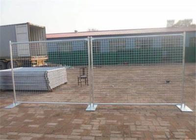 Chine EN TANT QUE 4687 a galvanisé la sécurité provisoire de barrière, acier provisoire clôturant la base en plastique à vendre