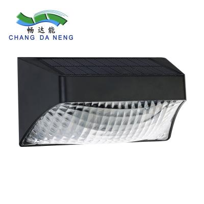 China Garden Solar Powered Fence Lights 3.7V 1800MAH Solar Panel ABS PC Material for sale