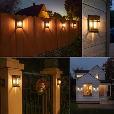 China Decoração de cercas de jardim Luzes solares para fora Impermeável Quente Branco Lâmpada solar LED Para pátio do quintal à venda