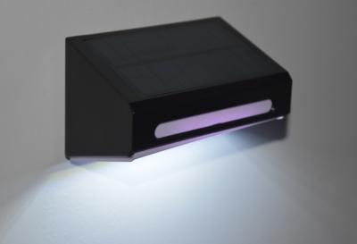 중국 IP65는 주도하는 벽부착 조명등 ABS PC 1800MAH 태양 펜스 포스트 빛을 방수 처리합니다 판매용