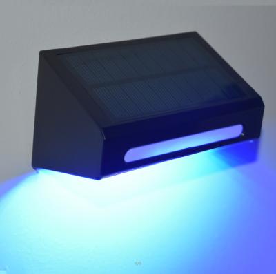 Cina PC dell'ABS ricaricabile di IP65 150 MAH Waterproof Solar Fence Light in vendita