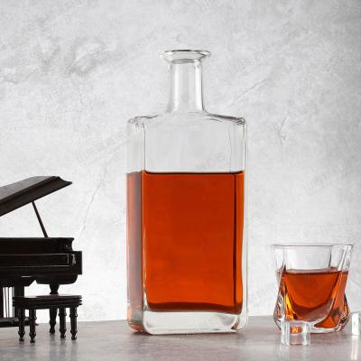 China Healthy Lead Free Glass Whiskey Decanter Bottle With Square Brandy Glass And Stopper for sale