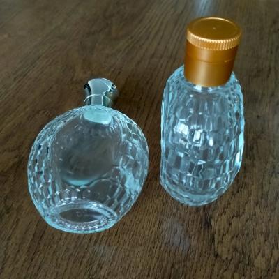 China OEM Custom Luxury Women Glass Perfume Bottle with Screw Collar Lid and Base Material Glass for sale