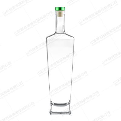 China 750ml Square Glass Bottle For Gin Whiskey Wine Vodka Healthy Lead Free Material for sale
