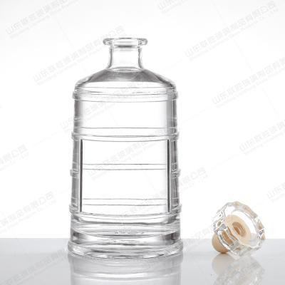 China 250ml 500ml 750ml 1000ml Large Size Glass Bottle for Brandy Whiskey Cylindrical Shape for sale