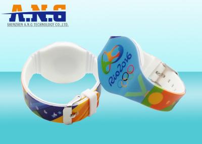 China 13.56 MHz Adjustable Waterproof Silicone RFID Bracelet For Swimming Pool for sale