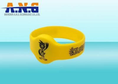 China Silicone RFID Wristbands / RFID Chip Bracelet With OEM Printing , Free Sample for sale