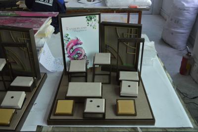 China PC/acrílico visuais interiores das exposições de venda para a exibição da joia à venda