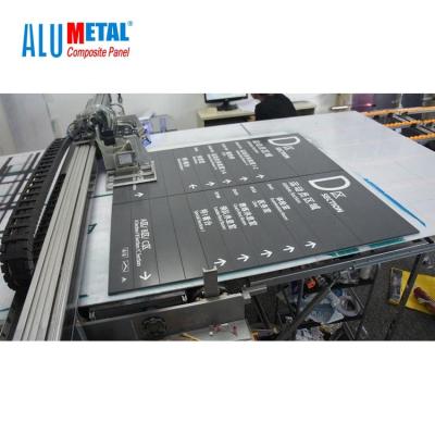 Chine impression UV 4mm de PE de 1500mm de façade composée en aluminium blanche de panneau à vendre