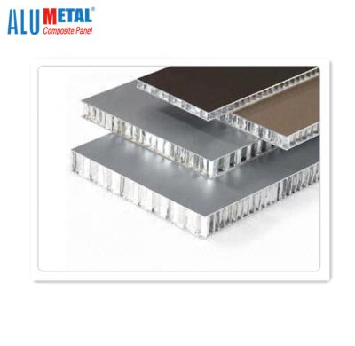 China el panel de aluminio del panal del final del molino de 10m m en venta