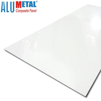 China PE arquitetónico de alumínio da folha AA1050 do revestimento da resistência do tempo de 2MM 3MM revestido à venda