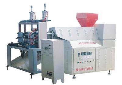 China Máquina plástica de intercambio de tamaño mediano del moldeo por insuflación de aire comprimido del LDPE automática en venta