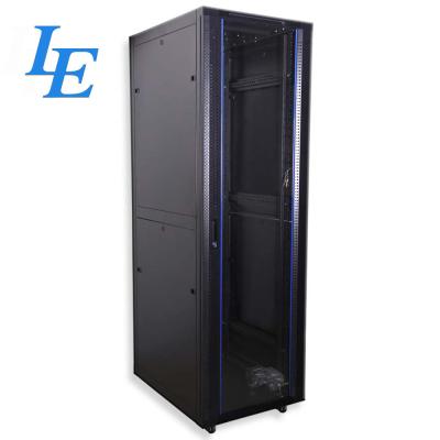 China Os dados de carregamento estáticos do armário da cremalheira do servidor 1300kg submetem a estrutura do estábulo do armário à venda