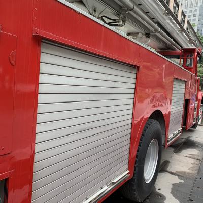 China Puerta de aluminio de la persiana enrrollable roja y blanca para el camión de la lucha contra el fuego en venta