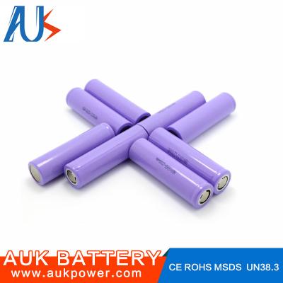 China 2600mAh 3.7V Li Ion Battery Cells 18650 Cylindrical Powerful for sale