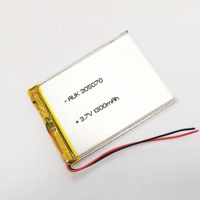 China Safety LiPo Rechargeable Battery 3.7v 1300mah Small 305070 Battery for sale