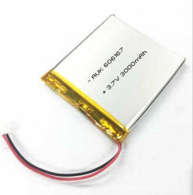 China Pequena bateria LiPo personalizada 3.7v 3000mah Bateria recarregável Li Polymer à venda