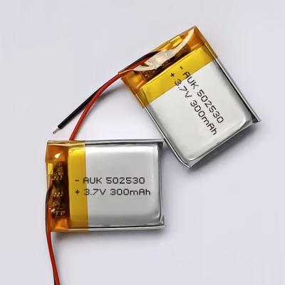 Chine Certificats approuvés batterie polymère Li-ion 502530 3,7V 300mah batterie Lipo 4,2V à vendre