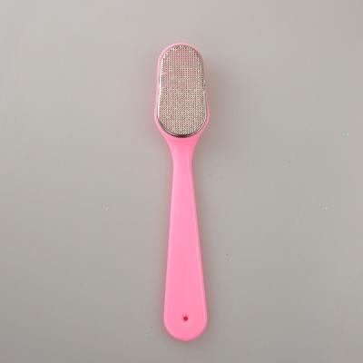 China Plastice handle Nail Buffer Metal foot rasp callus remover for sale