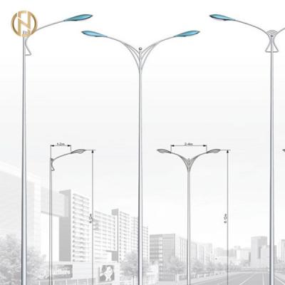 China IP65 Galvanized 12M Single Arm Street Light Pole for sale