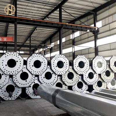 China Baixa tensão 11.5M Galvanized Steel Pole Q420B Materia à venda