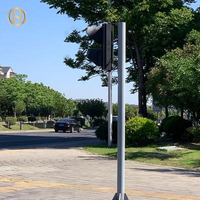 China cámara poste ligero de los 4.5M los 6M I Type Traffic Light poste que instala en la carretera principal en venta