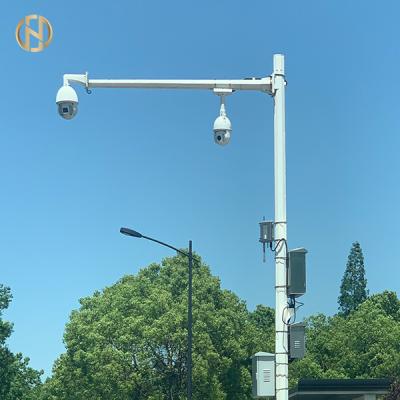 China 10m Q235 Traffic CCTV Camera Pole Galvanized Single Arm For Monitoring for sale