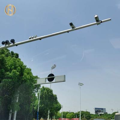 China artículo de poste del semáforo de 3M los 4.5M los 5M los 6M para el tablero de la luz de señal en camino en venta