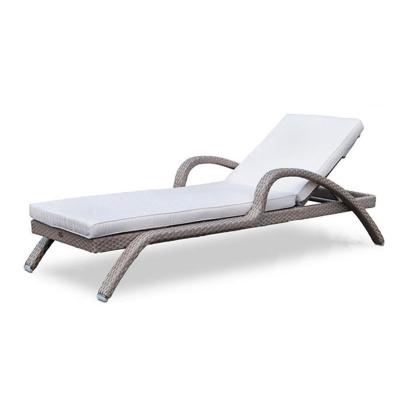 China Hotel Pool Side Sun Lounger Outdoor Furniture Beach Daybed Lounger for sale