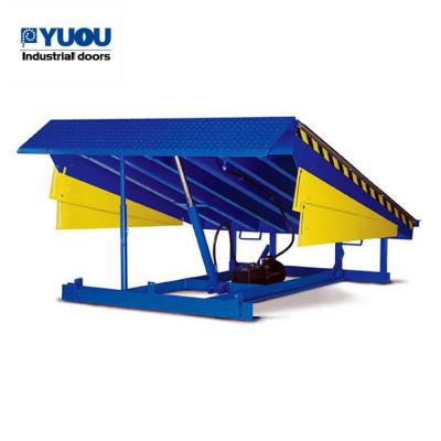 China Welding Loading Dock Leveler Truck Container 0.75KW Automatic Plate 6000kg capacity for sale