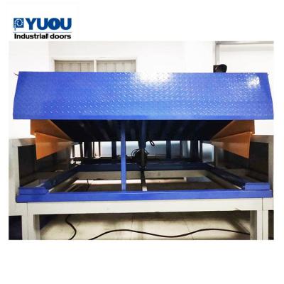China Electric 380V Hydraulic Dock Ramp Platform Warehouse 2500mm 15000kg capacity for sale