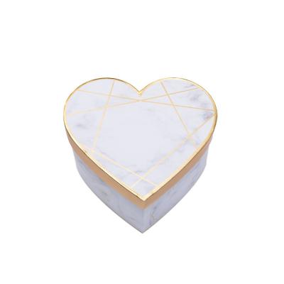 China Custom Cardboard Luxury Gift Package Box Heart Shape Matt Lamination for sale