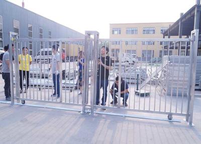 China El polvo de H2.5m cubrió el cercado del metal del jardín de la puerta deslizante en venta