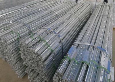 China Hot Dip Galvanized Length 5' Steel Studded T Post for sale