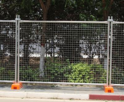 China el tubo temporal del alambre de acero de Public Safety Mild de la cerca de la barrera de la altura de los 6ft soldó con autógena en venta