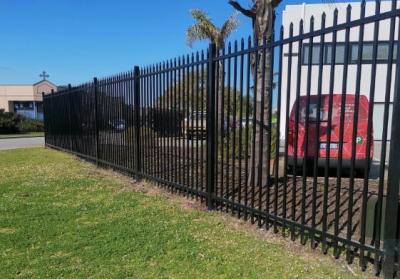 China Wrought Iron Fence Pickets Decorative Metal Tubular Steel Fence en venta