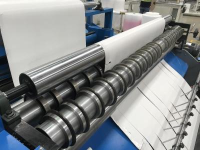 China Máquina de protección de borde de papel sin eje / máquina de rebobinado de cortador de papel en venta