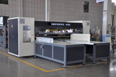 China 15kw de control PLC de papel máquina de panal de miel de la tabla de corte y máquina de corte transversal en venta