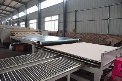 China Máquina de corrugador de papel de 1.5KW personalizada Máquina de transporte de hojas DM-LM-1800 en venta