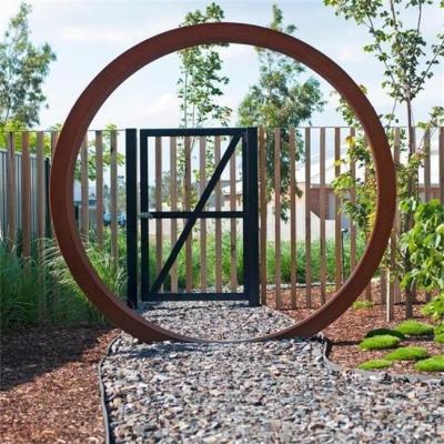 China puerta de acero de la luna de Corten del diseño único del diámetro de los 210cm para ajardinar del jardín en venta