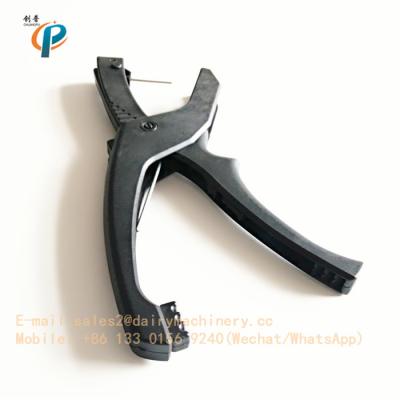 China ISO Ear Tag Pliers For Cattle , Cow Ear Tag Applicator With Stainless Steel Nail for sale