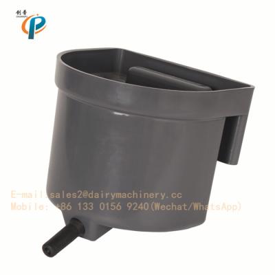 China 4 Litre Calf Feeding Bucket , Plastic Milk Bucket For Calves With Teat for sale