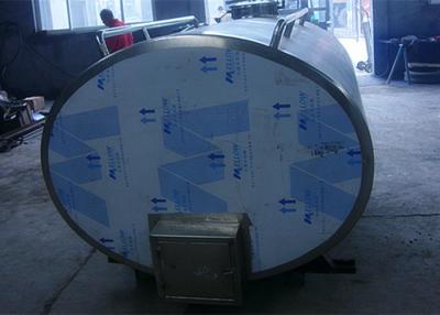 China 1000L Manual / Automatic Milk Cooling Tank Horizontal Vacuum Milk Chiller for sale