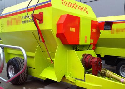 China High Efficiency Sanitary TMR Feed Mixer , 7CBM Cattle Feed Mixer Green Color for sale