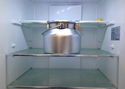 China Food Sanitary Small Stainless Steel Milk Can With Lid Placed in Refrigerator for sale