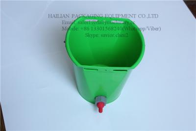 China Environmental Calf Feeding Equipment 8.0 L Calf Feeding Bucket With Nipple for sale