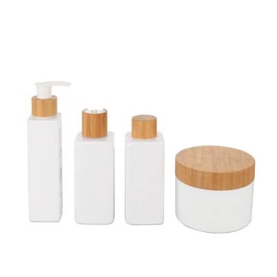 China Botella de loción cosmética de bambú de 180 ml con tapa de bambú en venta