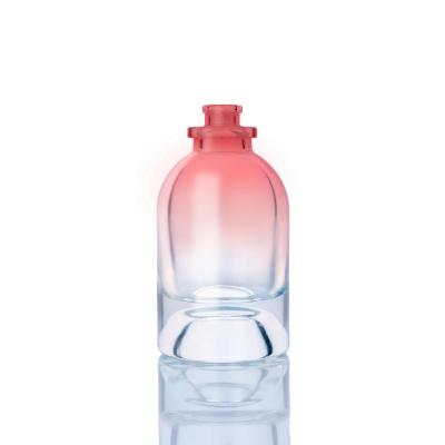 China Elegante botella de perfume de cristal transparente de 50 ml con tapa segura en venta